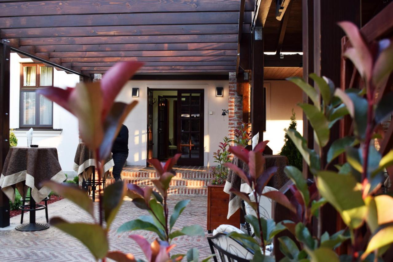 Hunting House Hotel Turija Buitenkant foto