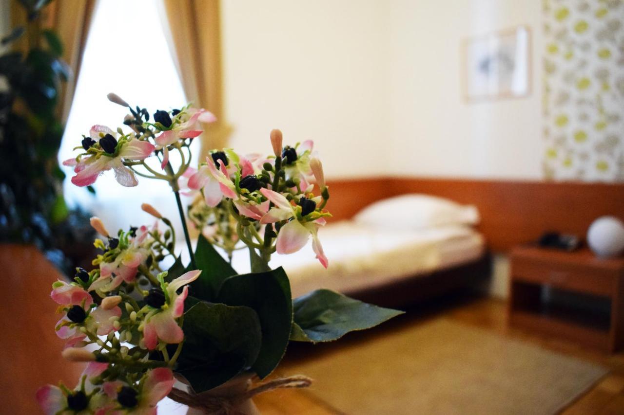 Hunting House Hotel Turija Buitenkant foto